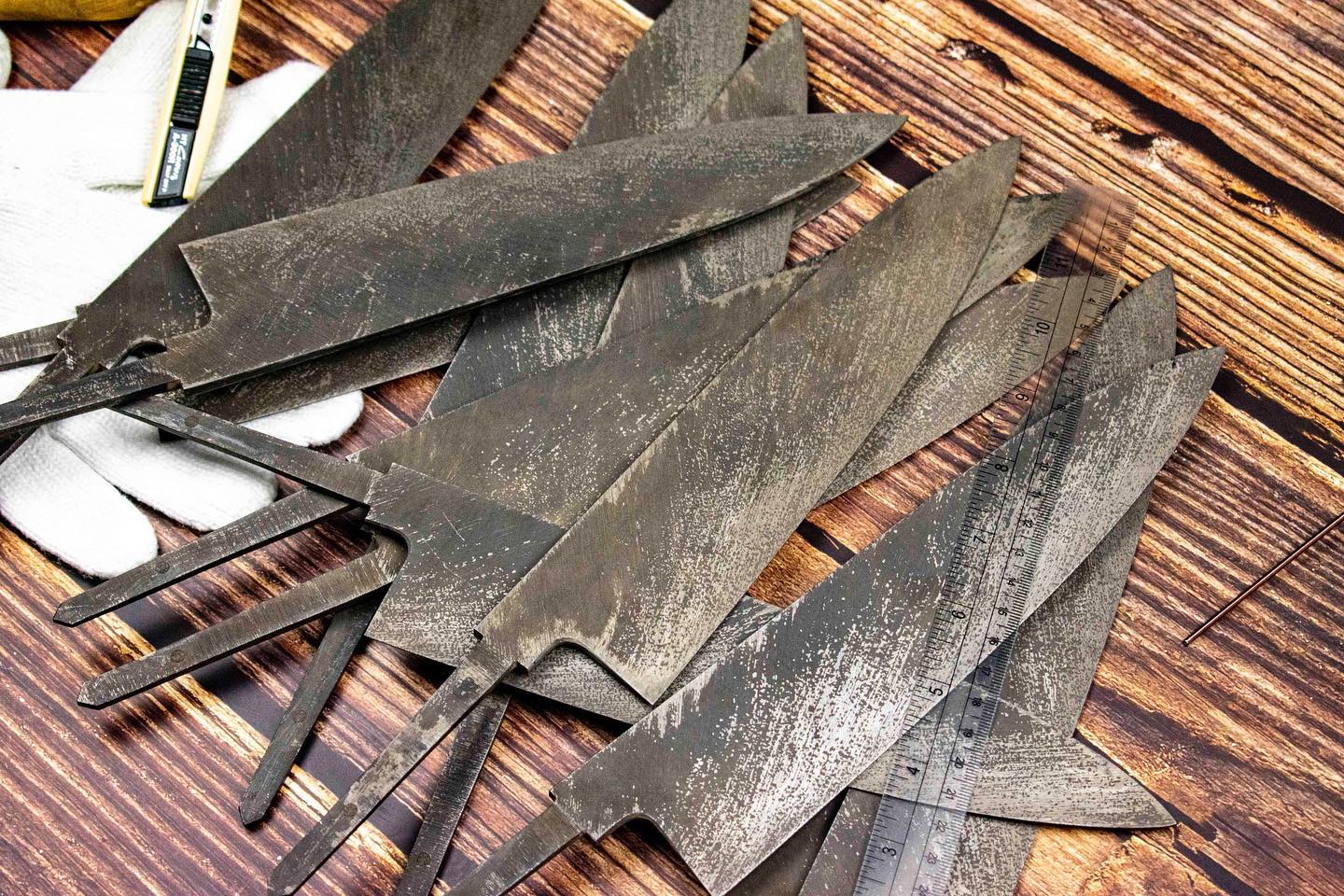 Hatsukokoro Hayabusa HAP40 Santoku 180mm – Knifewear - Handcrafted