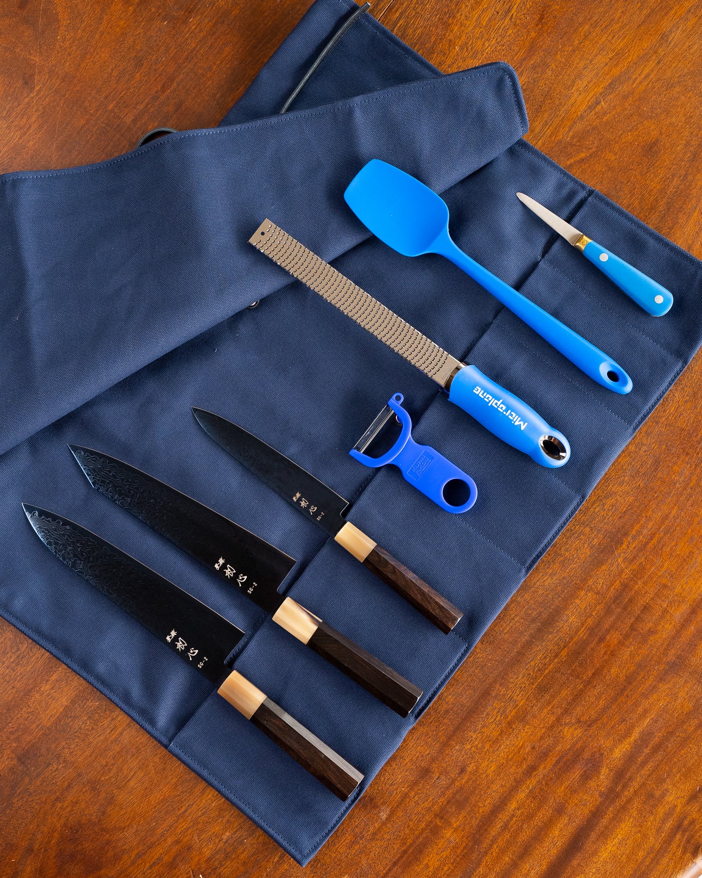 The Effiel 65 Knife Roll