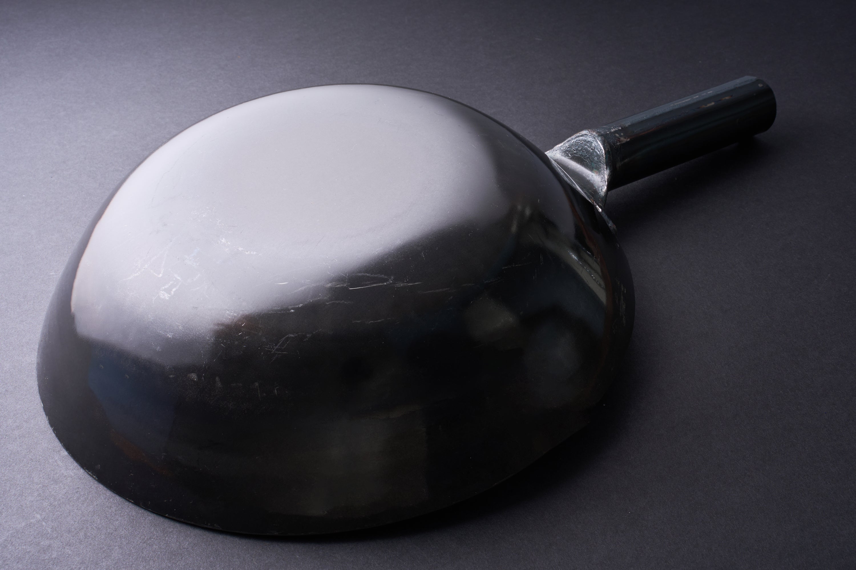 ゆうメダルサンド Yamada Uchidashi Hammered Steel Flat Bottom Wok – Knifewear