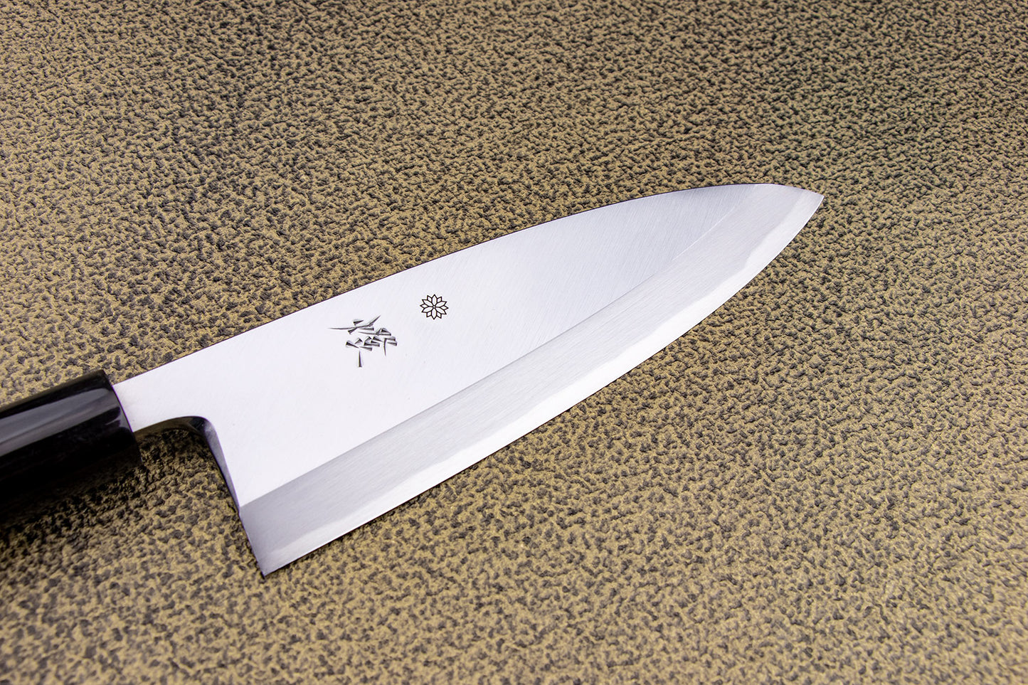 Sakai Kikumori Tomoshibi Deba 180mm