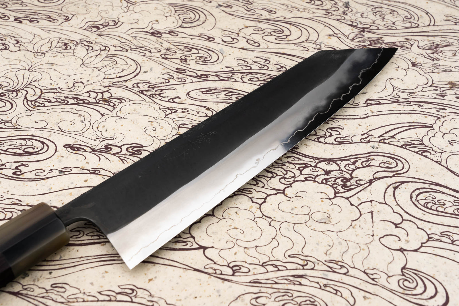 https://knifewear.com/cdn/shop/products/kokuen-kiritsuke-240-2_1600x.jpg?v=1656020211