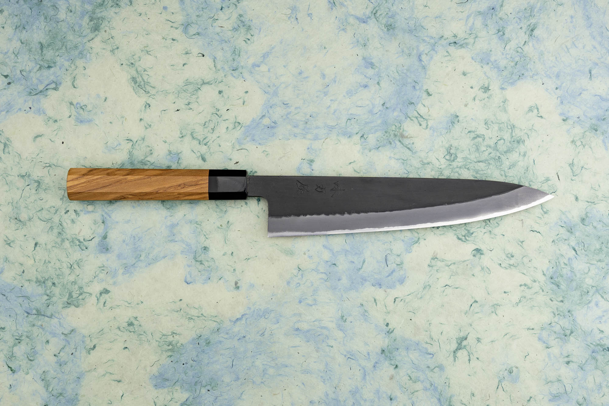 https://knifewear.com/cdn/shop/products/mutsumi-hinoura-ajitkataya-gyuto-240-1.jpg?v=1659736260