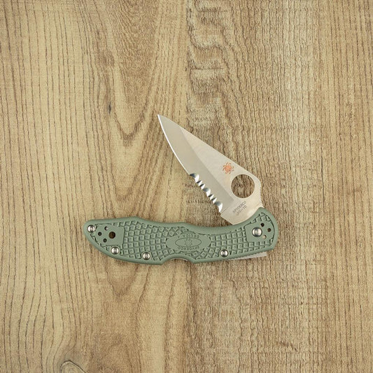 Spyderco Delica 4 Lightweight Foliage Green Folding Knife