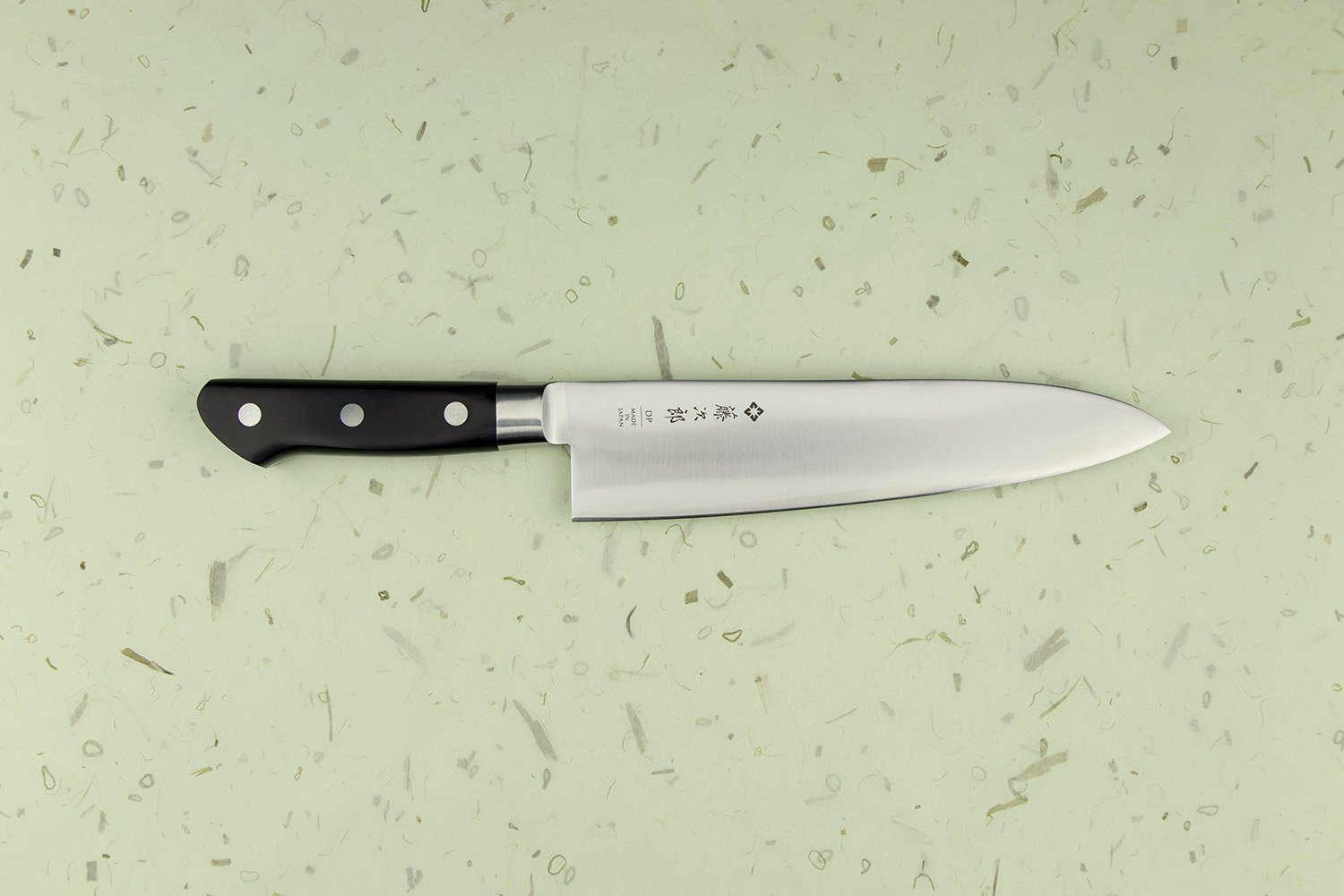 https://knifewear.com/cdn/shop/products/tojiro-814-1_1600x.jpg?v=1568844696